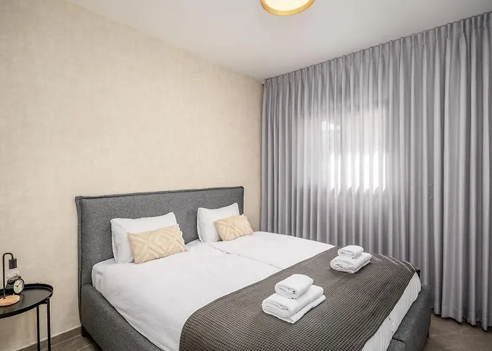 Luxurious Huge 2Bdr&2Bth W Parking- Mahne Yehuda Sea-U Jerusalem