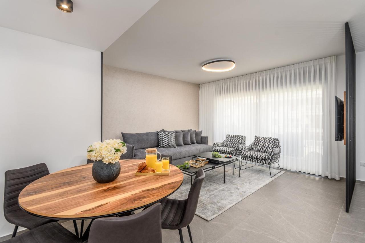 Luxurious Huge 2bdr&2bth W Parking- Mahne Yehuda Sea-u Apartment *