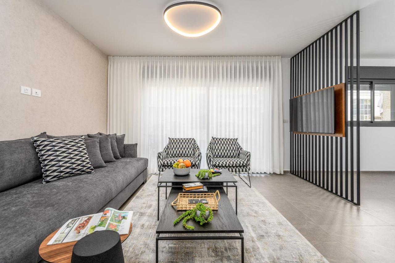 Luxurious Huge 2bdr&2bth W Parking- Mahne Yehuda Sea-u Apartment *