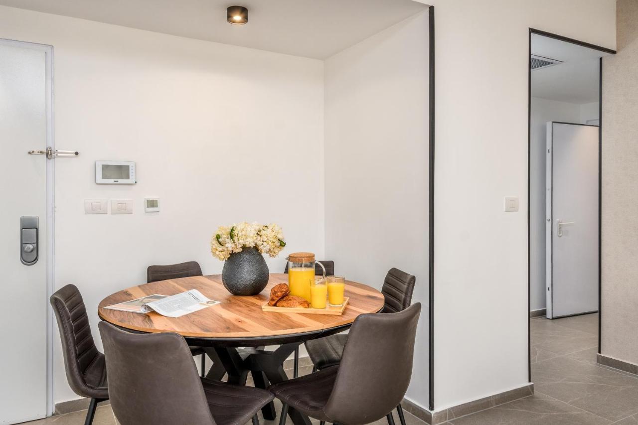 Apartment Luxurious Huge 2bdr&2bth W Parking- Mahne Yehuda Sea-u Jerusalem