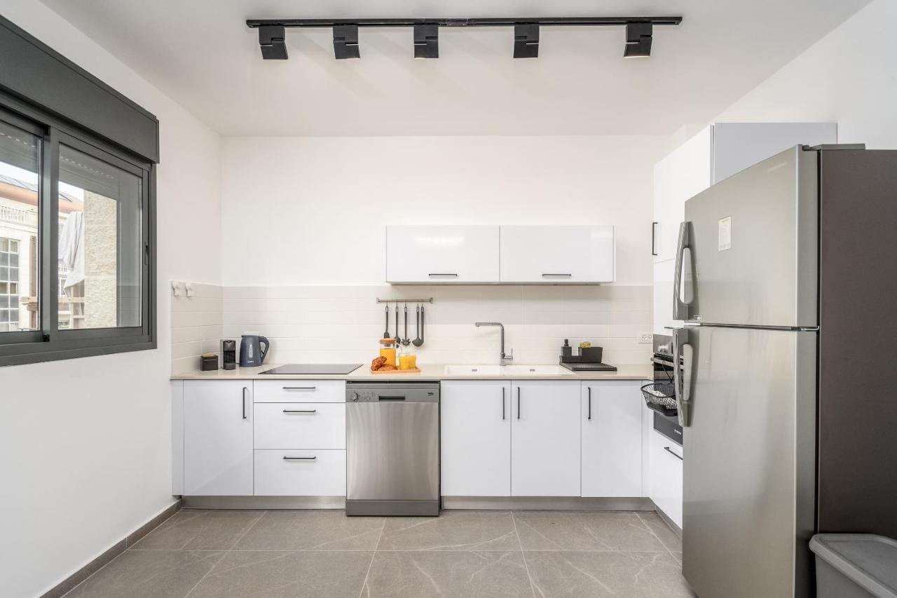 Apartment Luxurious Huge 2bdr&2bth W Parking- Mahne Yehuda Sea-u