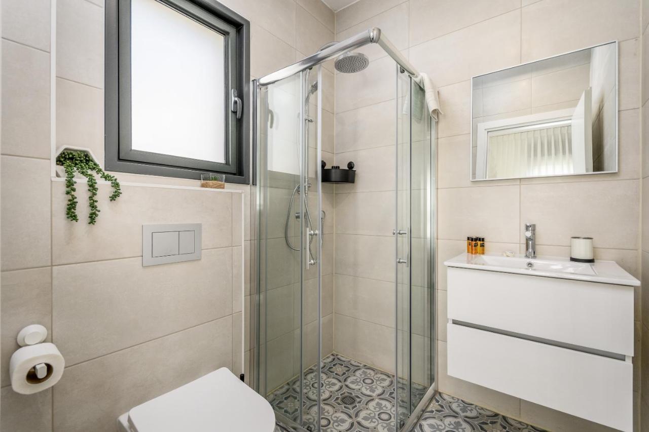Luxurious Huge 2bdr&2bth W Parking- Mahne Yehuda Sea-u Apartment Jerusalem