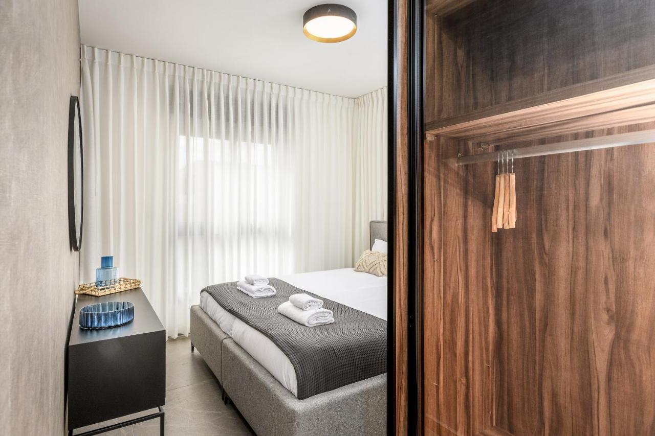 Luxurious Huge 2bdr&2bth W Parking- Mahne Yehuda Sea-u Apartment