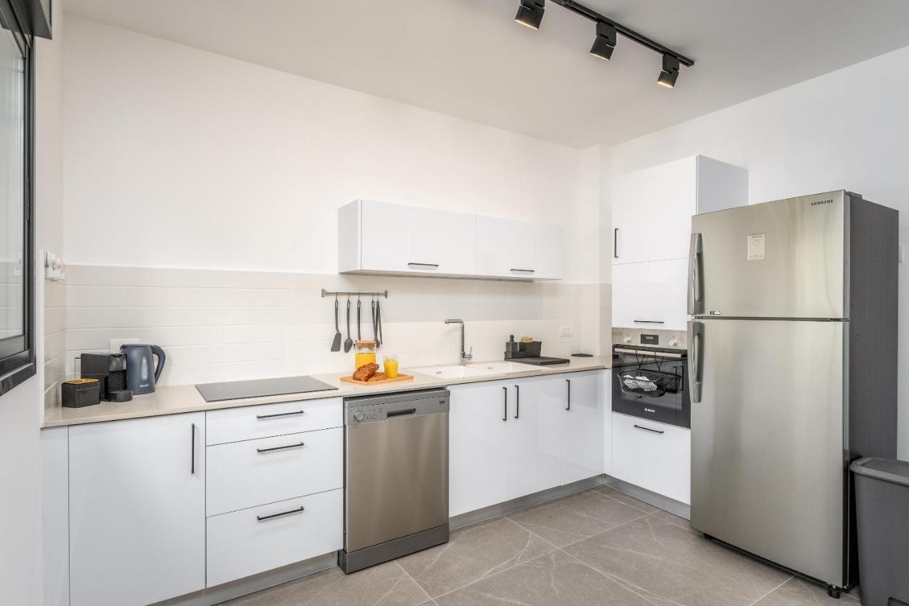 Apartment Luxurious Huge 2bdr&2bth W Parking- Mahne Yehuda Sea-u
