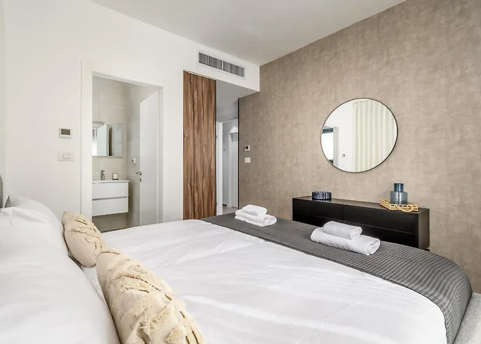 Luxurious Huge 2Bdr&2Bth W Parking- Mahne Yehuda Sea-U Jerusalem