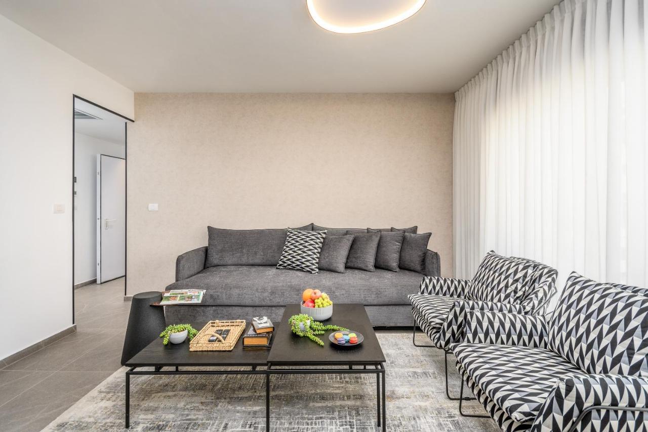 Apartment Luxurious Huge 2bdr&2bth W Parking- Mahne Yehuda Sea-u